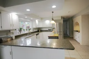 Tudor Oaks Inn - Image 3