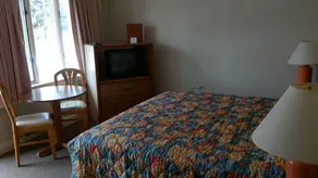 Spruceglen Inn - Image 3