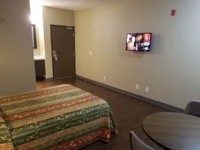 Travel Time Motel - Image 5
