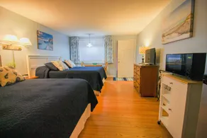 The Holiday House - Image 3