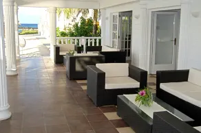 David's Beach Hotel - Image 4