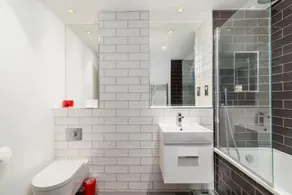 Stunning 2BR Home W/garden, 20 min to Central! - Image 4