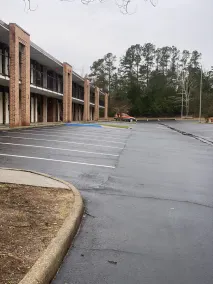 Days Inn by Wyndham Ozark - Image 3