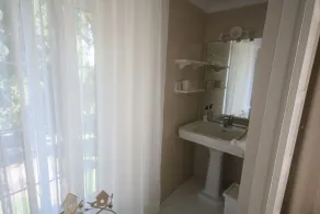 Rent&Dream Villa Malaga Manila - Image 2
