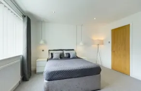Inviting 2-bed House in Newcastle Upon Tyne - Image 2