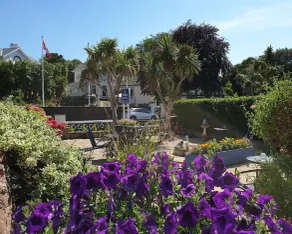 Seacroft Guest House - Image 2