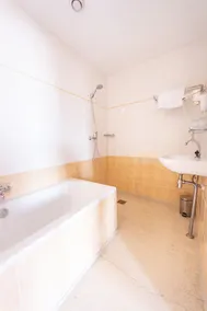 Joops City Centre Hotel - Image 3