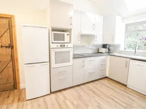 Bramble Cottage - Image 2