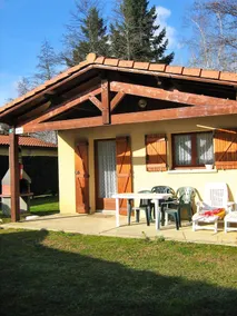 Maison de 2 chambres avec piscine partagee terrasse amenagee et wifi a Estang - Image 5