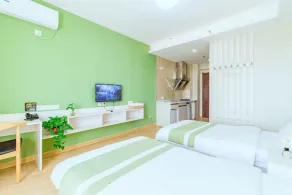 VIEW Jingchi Apartment Hotel - Image 2