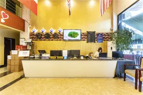 Happy Hotel - Image 3