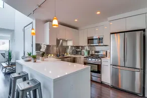 Luxury Little Italy Loft by Namastay - Image 4