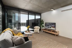 568 St Kilda Road Apartments by TWIG - Image 3