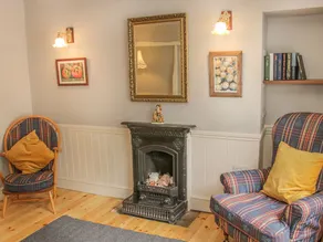 Lantern House - Image 2