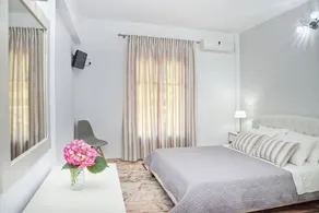 Veronica Studios - Image 2