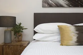 BOUTIQUE STAYS - Gumflower - Image 3