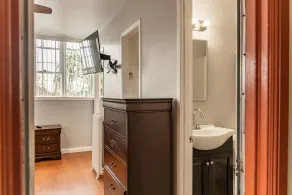 Cozy Studio Nestled in the Heart of West Oakland - Image 5