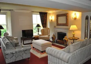 Lawburn House - Image 2