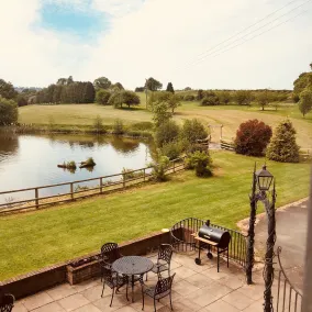 Cadmore Lakeside Hotel - Image 4