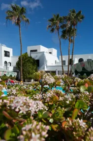 Sol Apartamentos - Image 2