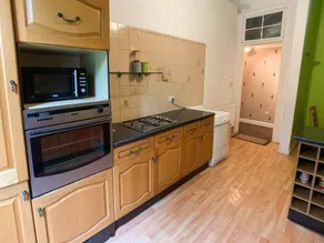Large Glasgow South Family Home - Free Parking - Image 2