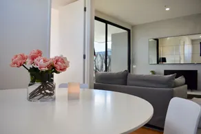 Modern and Elegant Apartment Near The Beach - Image 2