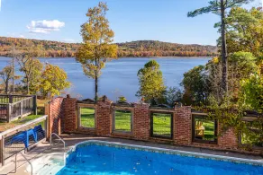 Shakespeare on the Hudson by Avantstay Two Home Buyout on the Hudson River! 22 Bedrooms! - Image 3