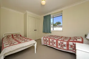 Reef Close, 1/2 - Image 4
