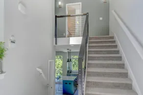 5 Min To Downtown Seattle! 3br & 2ba Cozy Townhome 3 Bedroom Townhouse by Redawning - Image 4