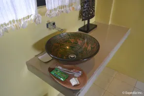 Lazea Tagaytay Inn - Image 5