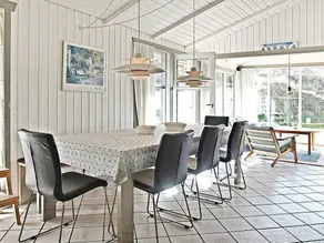 Restful Holiday Home With Indoor Pool in Hvide Sande - Image 3