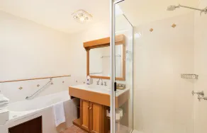 Vineyard Cottages & Café - Image 5