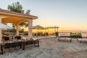 Glenoak by AvantStay | Sleeps 16! 4.5 Acres w/ Spa & Panoramic Man Views - Image 2