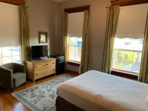 Heritage Inn - Image 2