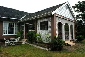 June Plum Bed and Breakfast - Image 5