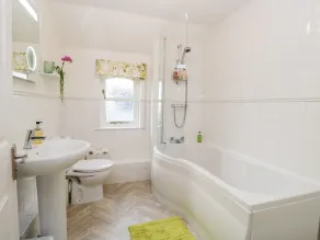 Jenny's Cottage - Image 3