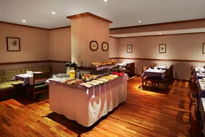 Augusta Park Suite Hotel - Image 2