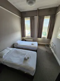 Young  Street Hotel - Image 3