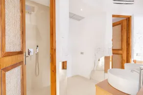 Faos Exclusive Suites - Image 5