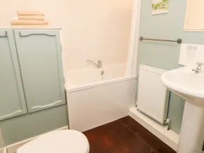 October Cottage - Image 4