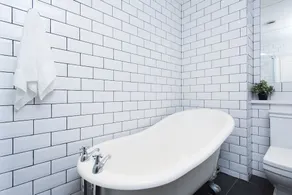 Stylish 1BR Garden Flat Next to Emirates Stadium - Image 2