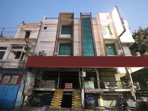 Hotel Maxx By OYO Rooms - Image 5