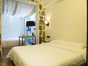 Hidden House Boutique Hotel - Image 2