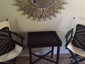 Granny Lou's Bed And Breakfast - Image 3