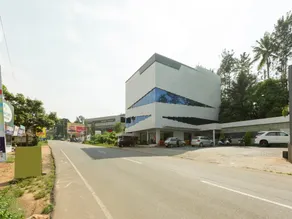 OYO Hotel Ivory Grande - Image 5