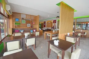 V Residence Hotel - Image 5