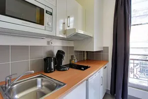 Short Stay Group Museum View Serviced Apartments - Image 4
