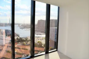 ReadySet Apartments at Stadium - Image 4