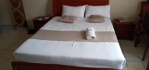 The Great Lakes Hotel - Image 2