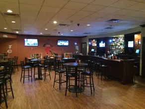 Ramada Plaza Louisville - Image 5